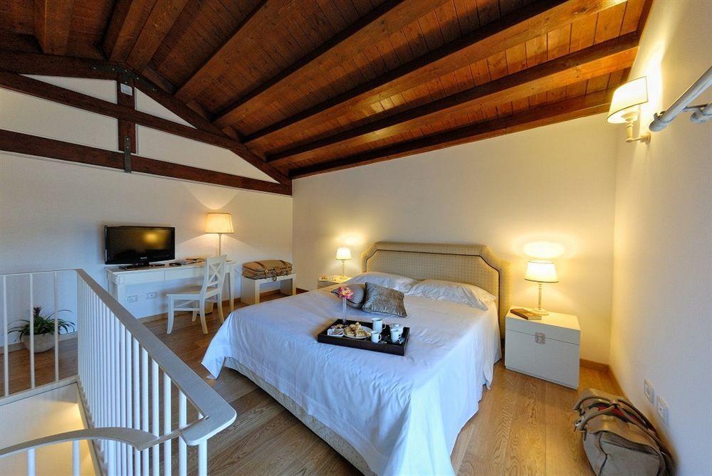 Villa Bonocore Maletto Hotel & Spa Cardillo Room photo